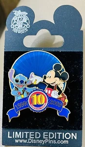 Spilla Disney 10° Anniversario Trading Stitch Topolino MOC Spilla LE - Foto 1 di 1