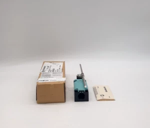 Siemens 3SE5 112-0CH80 Position Switch - Picture 1 of 4