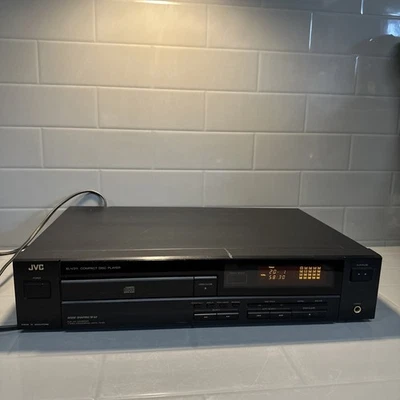 JVC XL-V311 Compact Disc Player 18 Bit Noise Sharping - Fully Working - Image 1 of 4