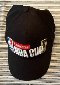 LOS ANGELES LAKERS EMIRATES NBA CUP NEW ERA STRAPBACK DAD HAT MILWAUKEE BUCKS - Picture 1 of 4