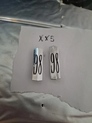 JUEGO EMBLEMA LUZ TRASERA OLDSMOBILE 98 1971-76 OEM GM 59677508 NOVENTA Y OCHO Foto 1 de 4