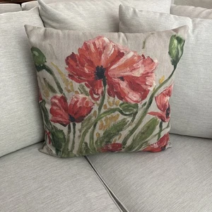 POTTERY BARN RED POPPY FLORAL STITCHED CLOSURE DECORATIVE THROW PILLOW 20"x 20" - Picture 1 of 7