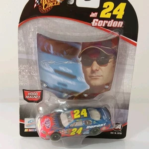 ¡¡Nuevo!! Winner's Circle Jeff Gordon Diecast 1:64 Car & Hood Magnet 2005  - Imagen 1 de 7