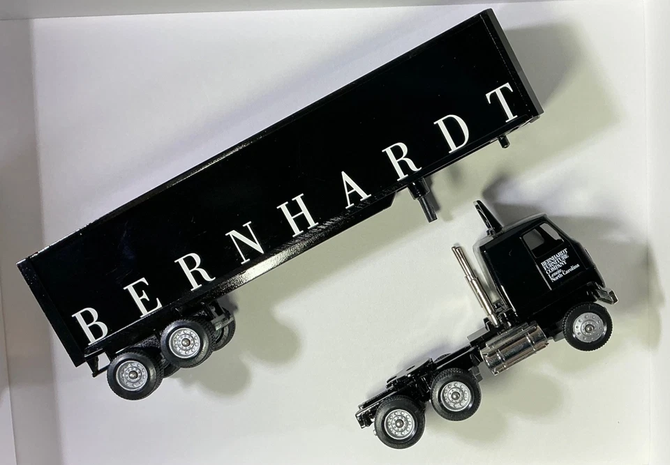 Camión Bernhardt Furniture Lenoir, Carolina del Norte 1992 Winross escala 1/64 Foto 1 de 1