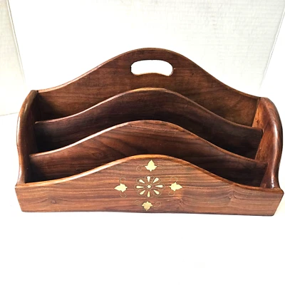 Portacartas de escritorio vintage de madera y latón con incrustaciones, hecho en la India, excelente. Foto 1 de 4