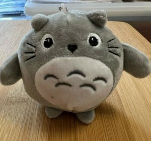 Stofftier Plüsch TOTORO ~ Schlüsselanhänger/Tasche baumeln ~ Kawaii ~ weich ~ weiß ~ NEU EINZELN - Bild 1 von 4