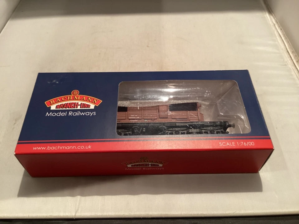 BACHMANN OO  33-825G QUEEN MARY BRAKE VAN BR BAUXITE  ( EARLY )  BOXED   V.G.C - Image 1 of 4