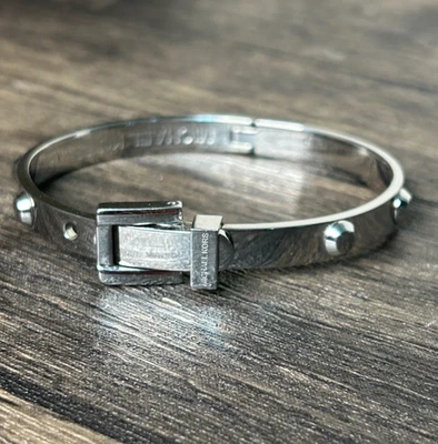 MICHAEL KORS Astor Hinged Buckle Bangle Bracelet Cuff Silver Tone 4205 - Image 1 of 4