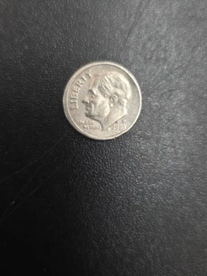 2000-P Roosevelt Dime with Off-Center Strike Error US 10 Cent Coin - Image 1 of 4