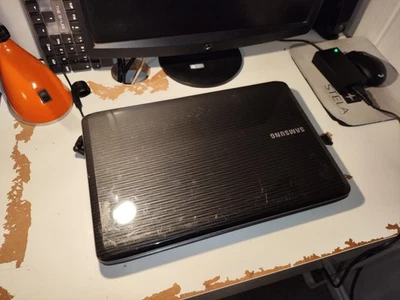 Pc Portable Samsung R525 | HS, POUR PIÈCES OU A RÉPARER, ne Démarre Pas - Photo 1/4