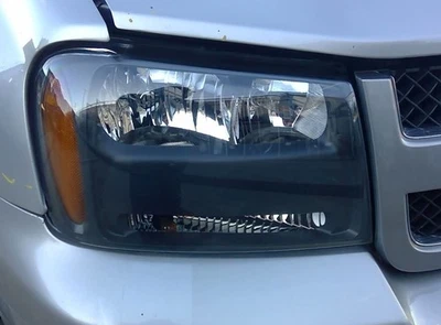 06 07 2008 09 Chevy Trailblazer Passenger Right RH Headlight Headlamp - Image 1 of 4