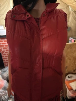 Women’s Old Navy Red Puffer Vest Size M - Image 1 of 4