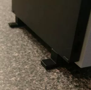 Vertical Standing Feet / Cooling Stand for Xbox One S In Black Or White - Picture 1 of 3