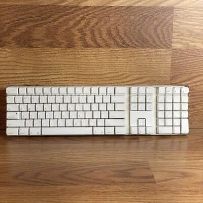 Genuine Apple A1016 White Wireless Bluetooth Keyboard - Image 1 of 4