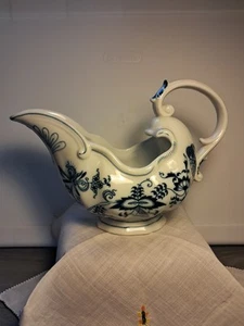 Blue Danube Gravy Boat vintage - Picture 1 of 7