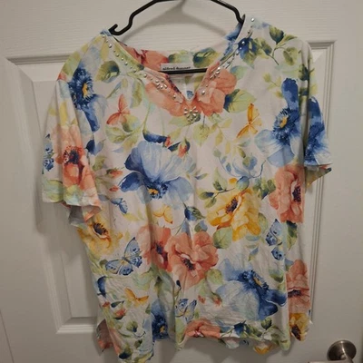 Alfred Dunner Woman 1X Floral Butterfly Rhinestone V Neck Short Sleeve Top - Image 1 of 4