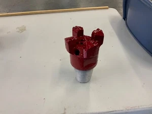 4 1/2 PDC BIT NEW . Diamond cutters - Picture 1 of 2