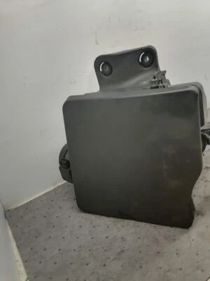 Воздухоочиститель с откидным верхом Thru 9/05 подходит для 01–06 BMW 330i 1465089 - Изображение 1 из 4