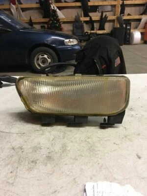 Faro antiniebla lateral del pasajero Cadillac Deville 2003 fabricante de equipos originales Foto 1 de 2