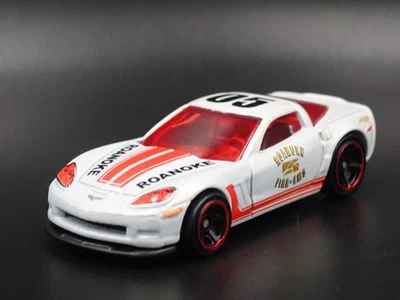 2005-2013 Chevy Chevrolet Corvette C6 Fuoco 1:64 Diorama Scala Modellino Auto - Immagine 1 di 4