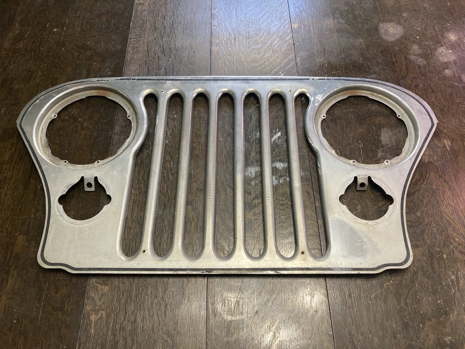 Jeep CJ5 CJ7 1976-1986 Laredo cubierta superpuesta parrilla cromada delantera OEM Foto 1 de 4