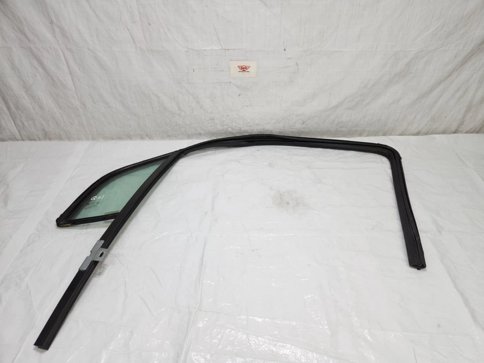 13-22 Buick Encore Front Left Driver Quarter Window Glass Weatherstrip 94518427 Foto 1 de 4