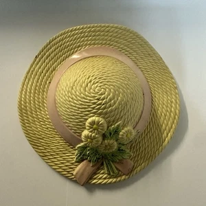 Vintage  Burwood Wall Pockets Straw Hat Pink Ribbon Daisies Wall Hanging - Picture 1 of 3