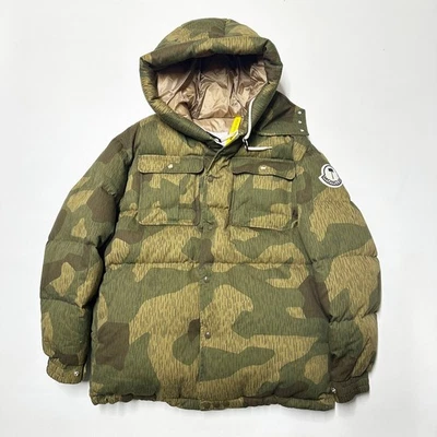 100% AUTHENTIC MONCLER GENIUS PALM ANGELS SIZE 3 L MENS PUFFER JACKET CAMO GREEN - Image 1 of 4