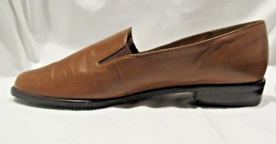 SELBY Whysper Sz 10.5B Leather 2AA Active Flex Brown loafers Shoes Low Heels - Image 1 of 4