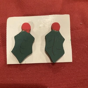 HOLLY PAINTED WOOD EARRINGS w/ RED BERRY ACCENT HANDMADE Pierced Christmas - Picture 1 of 6