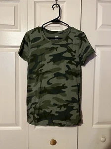 GAP Women's Green Camouflage Favorite Crewneck Short Sleeve T-Shirt M BRAND NEW - Picture 1 of 5