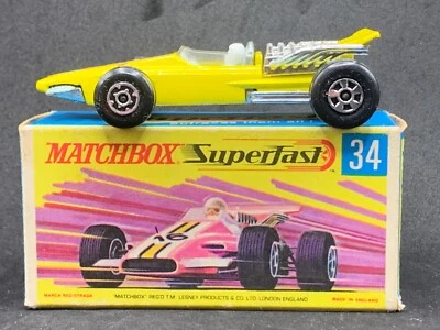 Matchbox Superfast MB34-A15: Formula 1 Racing Car with Transitional Type G Box - Image 1 of 4