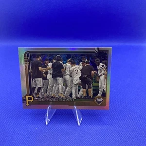 2025 Topps Series 2 Baseball Pittsburgh Pirates Team Card Rainbow Foil #677 - Picture 1 of 19