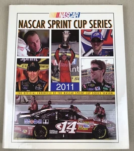 2011 NASCAR Sprint Cup Series  Yearbook, HC/DJ   (I have other years as well) - Bild 1 von 13