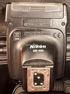 Nikon Speedlight SB-400 Show Mount Flash with SS-400 Case Pouch Black Working - Image 1 of 3
