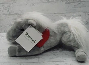 "Caballo de felpa gris trébol legendario pony Wells Fargo Pony de 17"" con manta roja 2013" - Imagen 1 de 4