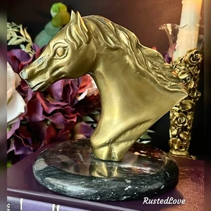 Base de latón y mármol cabeza de caballo pequeña estatua ecuestre sujetalibros único MCM - Imagen 1 de 9