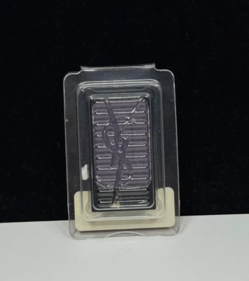Yves Saint Laurent Ombre Solo Smoothing Eyeshadow SHADE 4 0.06 oz BRAND NEW - Image 1 of 4