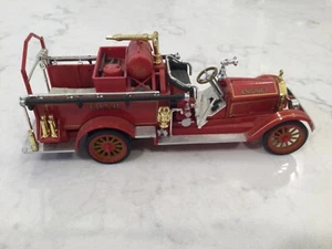 Signature Models 1:32 1921 American Lefrance Fire Pumper - Picture 1 of 4