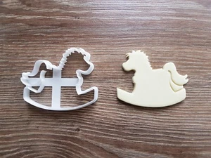 Caballo mecedor cortador de galletas topper pastel fondant cortador cupcake topper comida - Imagen 1 de 1