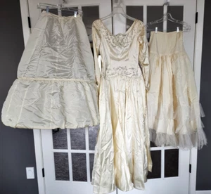 Vintage SET - 1956 Satin, Ivory Wedding Dress and skirts - Picture 1 of 24