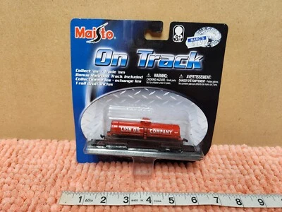 Tren de ferrocarril fundido a presión petrolero rojo "Lion Oil Company" Maisto On Track de colección Foto 1 de 4