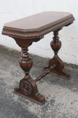 Mesa consola pequeña tallada a mano de principios de 1900 6174 Foto 1 de 4