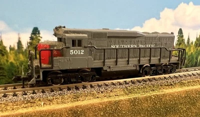 Arnold-Rapido EMD GP30 diesel locomotive N scale Bloody Nose Train Engine 5012 - Image 1 of 4