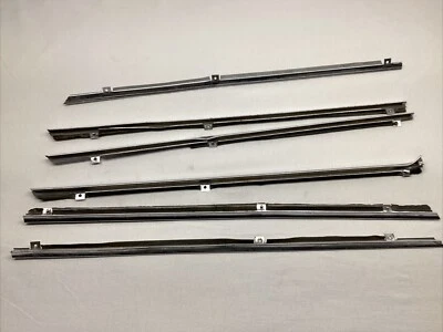 Painel central usado moldagem cromada 250SL 280SL W113 pagode 1136802371 - Imagem 1 de 3