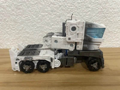 Takaratomy War For Cybertron 2018 Autobot Ultramagnus Action Figure Partial - Image 1 of 4