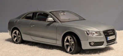 Norev Audi A5 Cupé Escala 1/18 Plateado/Gris DAÑADO Foto 1 de 4