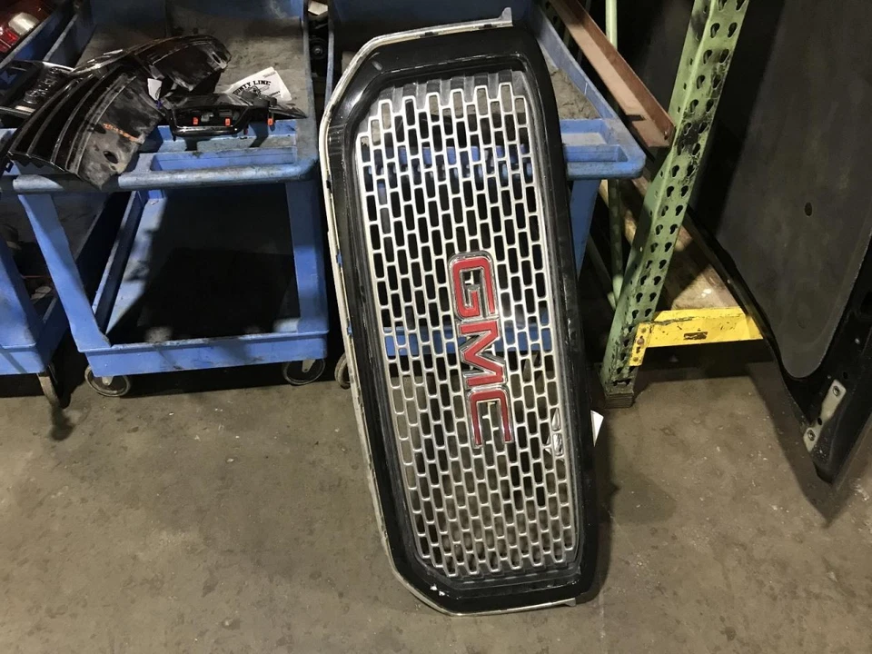 Grille Painted Surround Fits 15-20 YUKON 988369 - Image 1 of 1