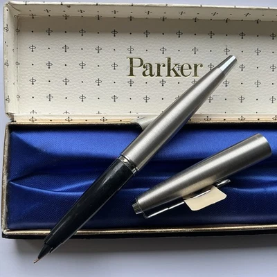 PARKER 45 FLIGHTER 14K GOLD NIB FOUNTAIN PEN NEW OLD STOCK - Image 1 of 4