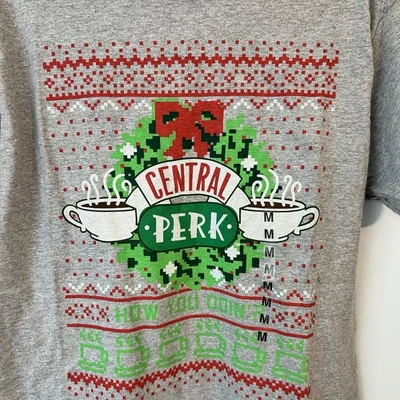 Camiseta FRIENDS Central Perk Coffee CORONA DE NAVIDAD Show TV Med NUEVA con ETIQUETA Foto 1 de 4